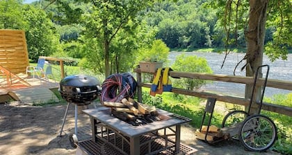 Tiny House on Spectacular Riverfront Property - Private Access to Delaware River