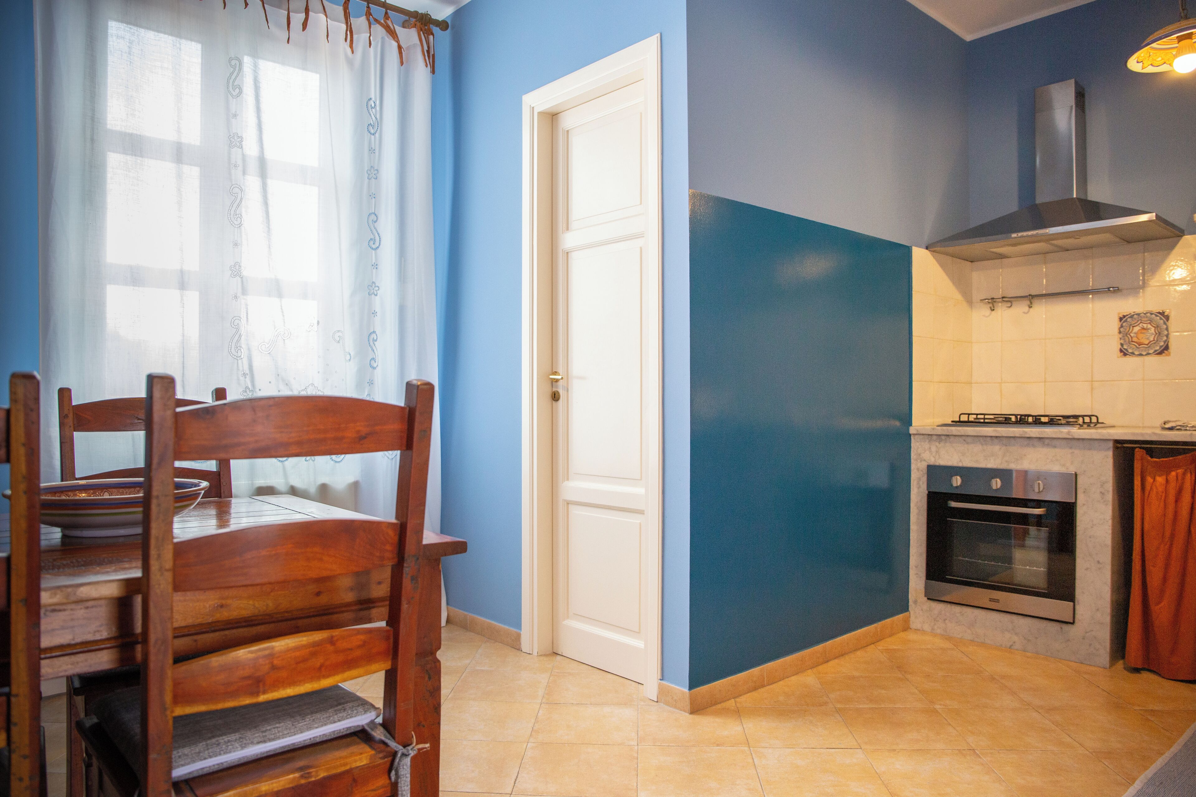 アパートメント 2 ベッド ルーム | 専用キッチン | 大型冷蔵庫、電子レンジ、オーブン、コンロ