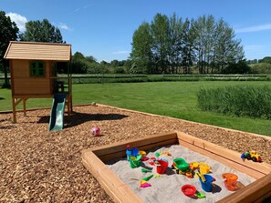 儿童活动区 - 室外