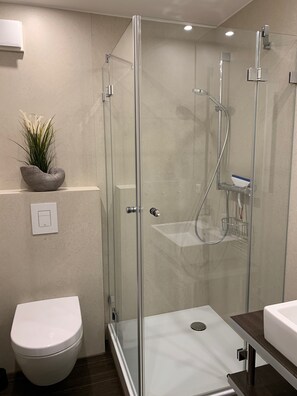 Family Duplex | Bathroom | Shower, hair dryer, bathrobes, towels - Appartementanlage Lancken-Granitz (Lancken-Granitz)