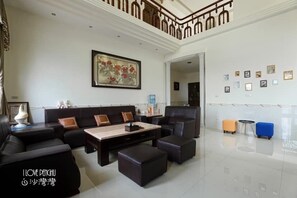 Bao gồm bữa sáng mang đi hàng ngày 