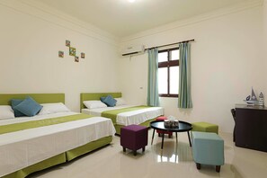 Phòng 4 | Bàn, màn/rèm cản sáng, truy cập Internet không dây miễn phí 