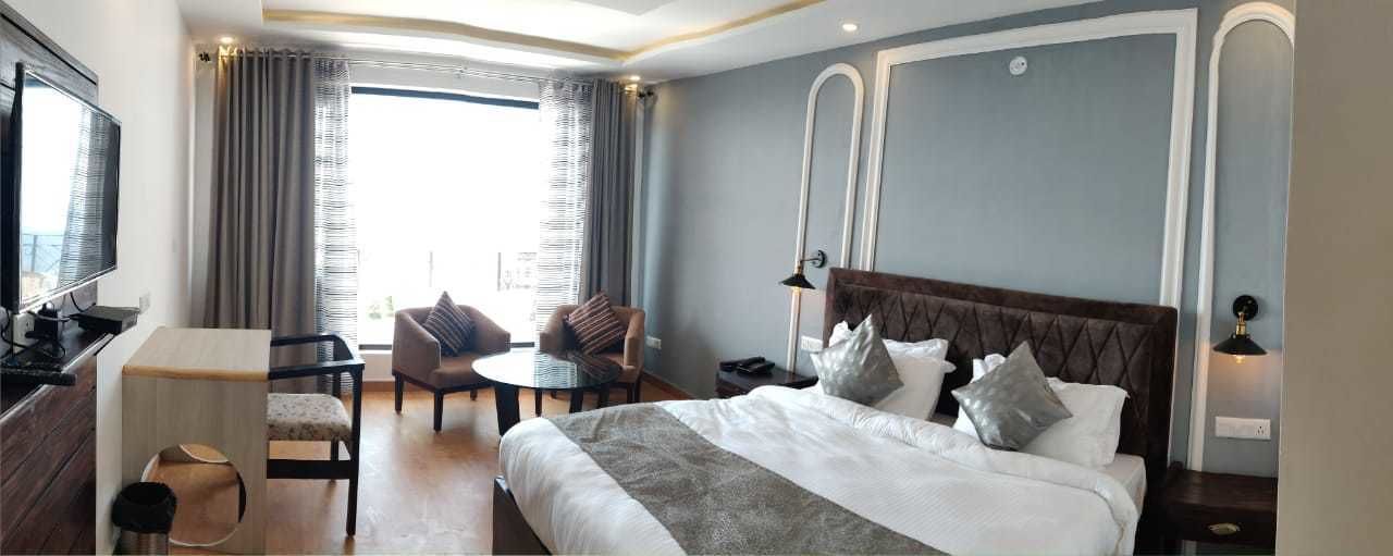 書桌、筆電工作空間、熨斗/熨衣板、床單