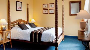 Standard Double Room, 1 Double Bed (D'antan) | 7 bedrooms, in-room safe, individually decorated, individually furnished