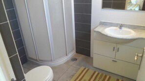 Bathroom - House overlooking the pool, ideal for families. (Vimieiro)