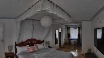 1 bedroom, soundproofing, iron/ironing board, cots/infant beds