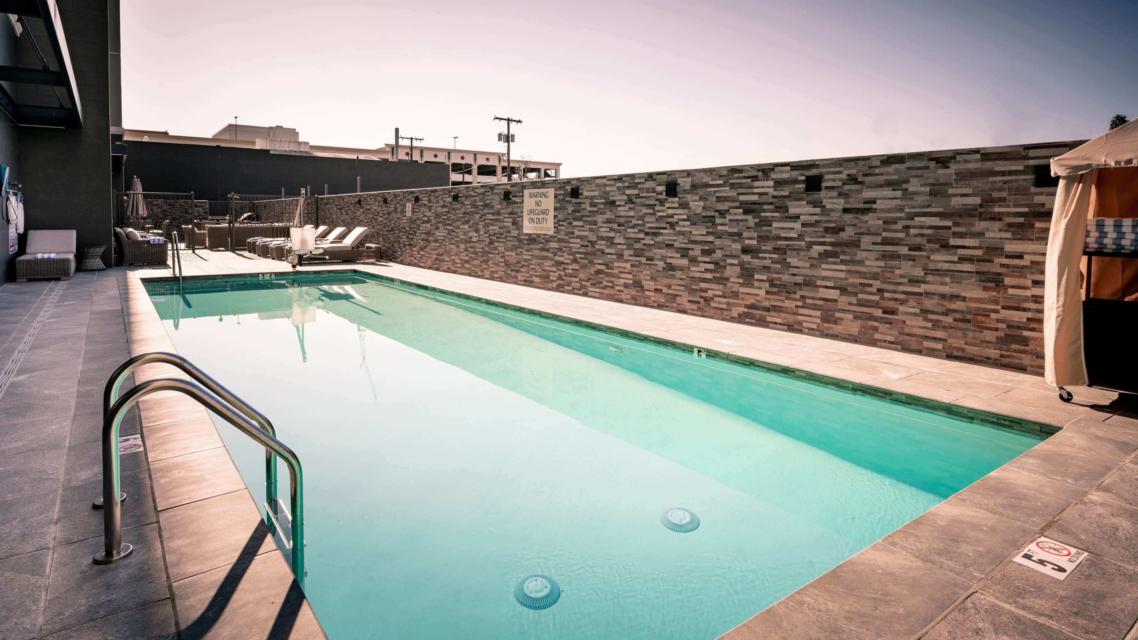 outdoor pool, pool loungers