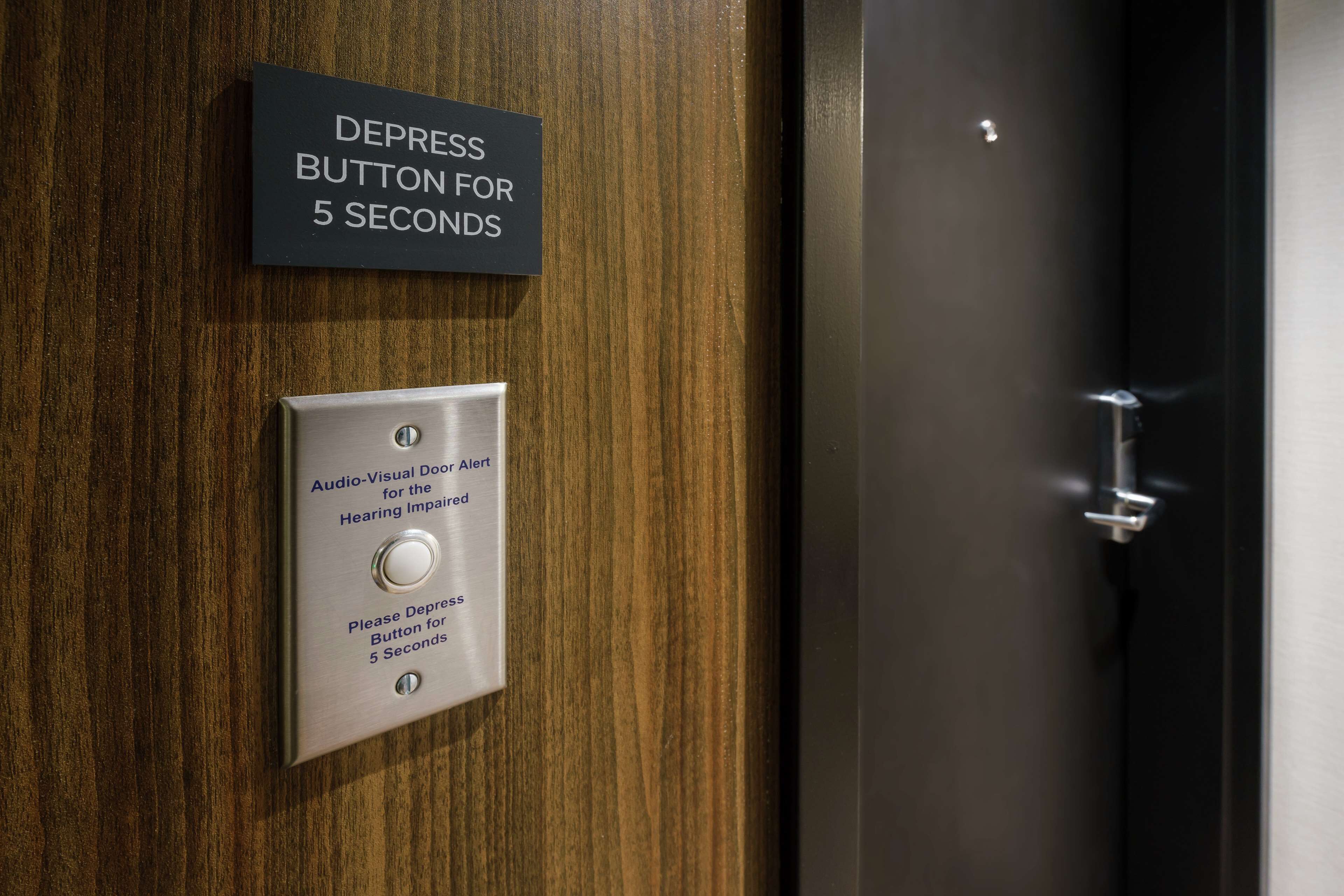 1 bedroom, in-room safe, individually furnished, desk