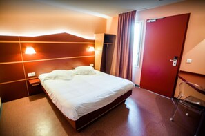 Habitación Premium doble | Decoración individual, mobiliario individual, escritorio