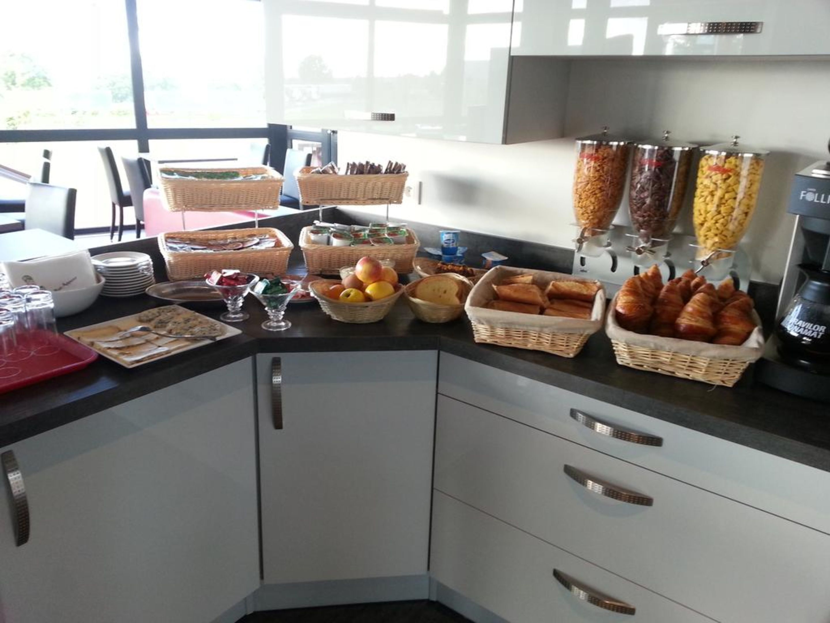 daily buffet breakfast (eur 8.5 per person)