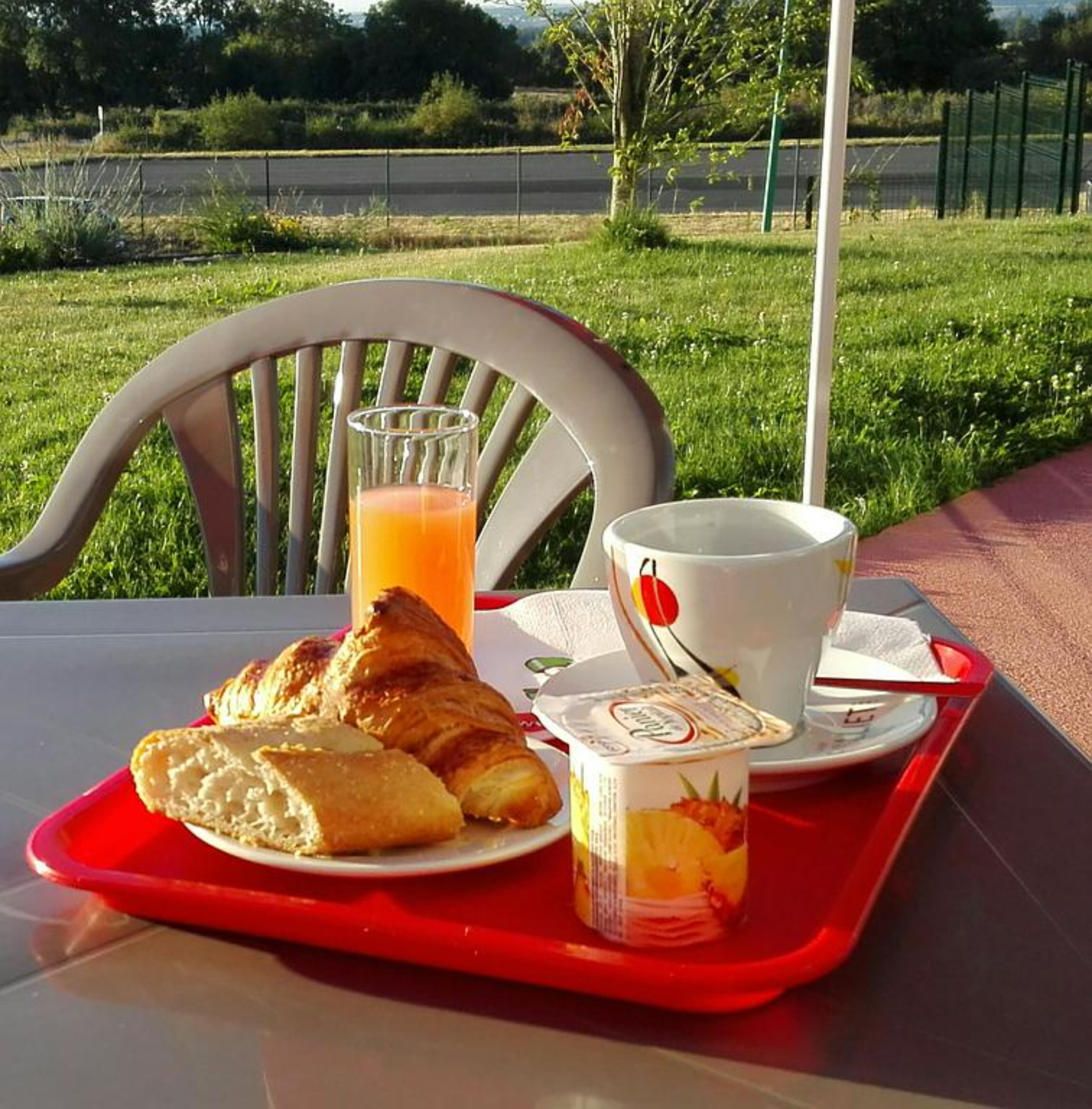 daily buffet breakfast (eur 8.5 per person)