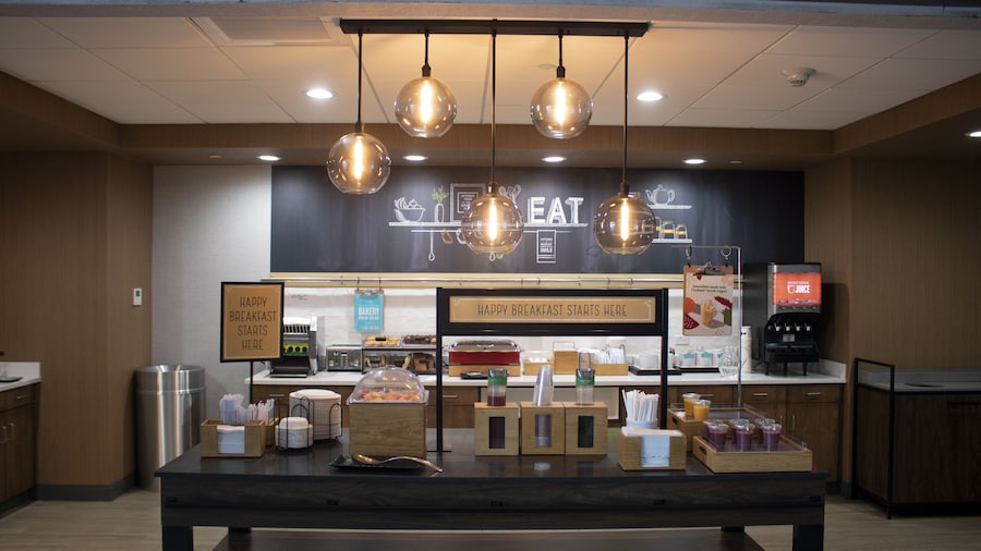 Hampton Inn & Suites Portland West