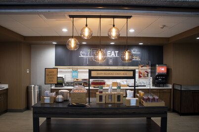 Hampton Inn & Suites Portland West