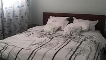 Classic Single Room | Desk, laptop workspace, bed sheets