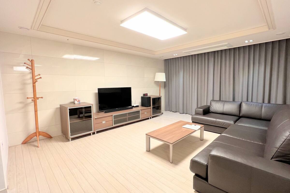 슈피리어 스위트 | 3 개의 침실, 암막 커튼, 무료 WiFi, 침대 시트