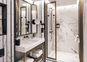 Articles de toilette de luxe, sèche-cheveux, peignoirs, chaussons