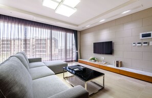 Fridge, microwave, electric kettle, rice cooker - Seaside Arden (Seogwipo)