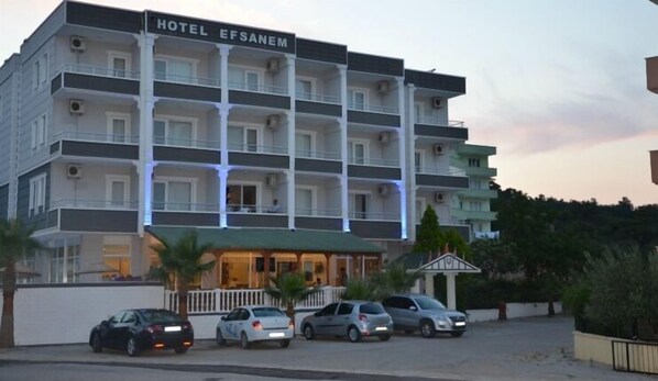 Front of property - Efsanem Hotel (Ayvalik)