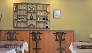 Bar (in der Unterkunft)