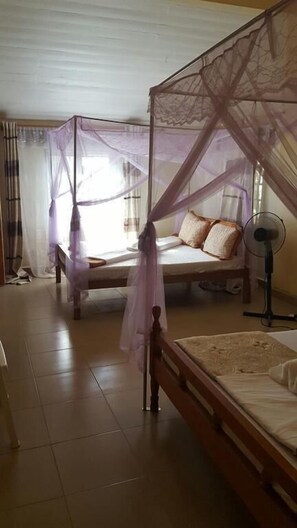 Twin Room | Individually decorated, desk, laptop workspace, free WiFi - Nuel Residence entebbe (Entebbe)