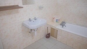 Unclassified image, 4 of 16, button - Nuel Residence entebbe (Entebbe)