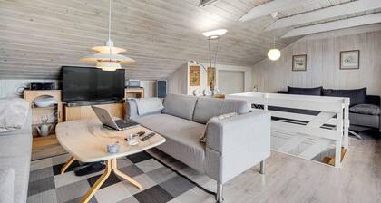 Gorgeous home in Hemmet with kitchen