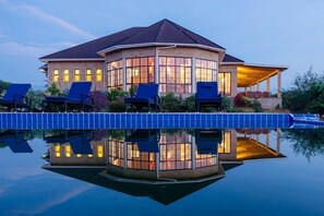 Front of property - Elephant Plains Lodge (Kasese)