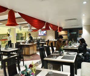 مطعم