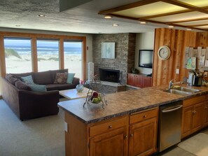 Interior - Single Level, 2 King suites, on the beach, with 36" wide doors for accessibility (Waldport)