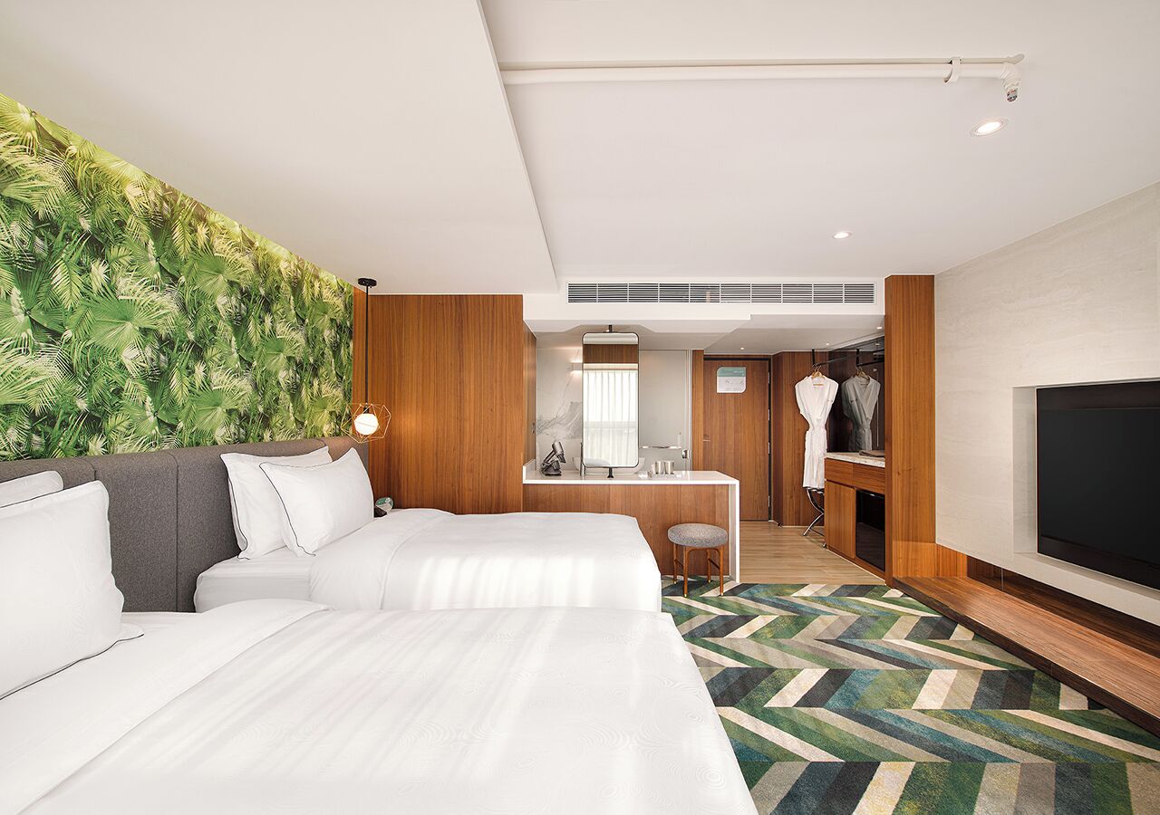 deluxe twin guest room - city view | 1 bedroom, premium bedding, down duvets, in-room safe