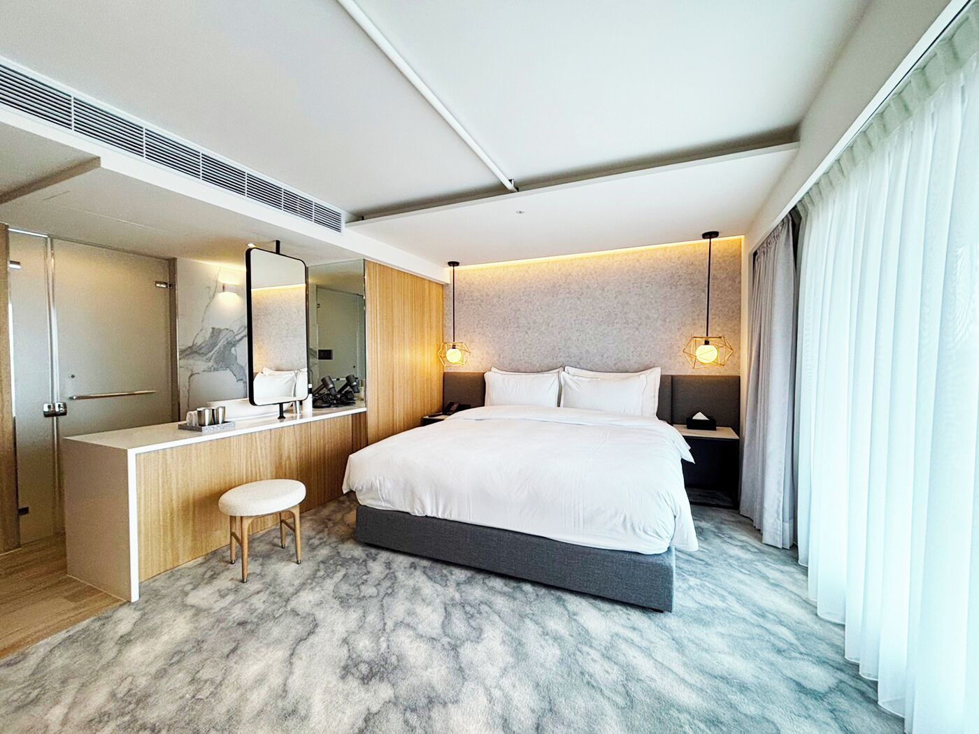 Delux Double Suite(Without Bathtub) | Premium bedding, down comforters, in-room safe, blackout drapes