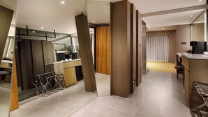 エグゼクティブ ルーム キングベッド 1 台 タワー