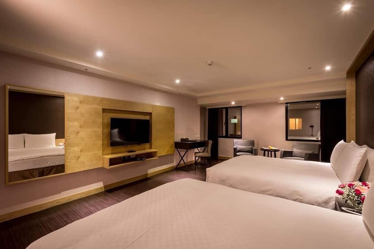 Classic Quadruple Room