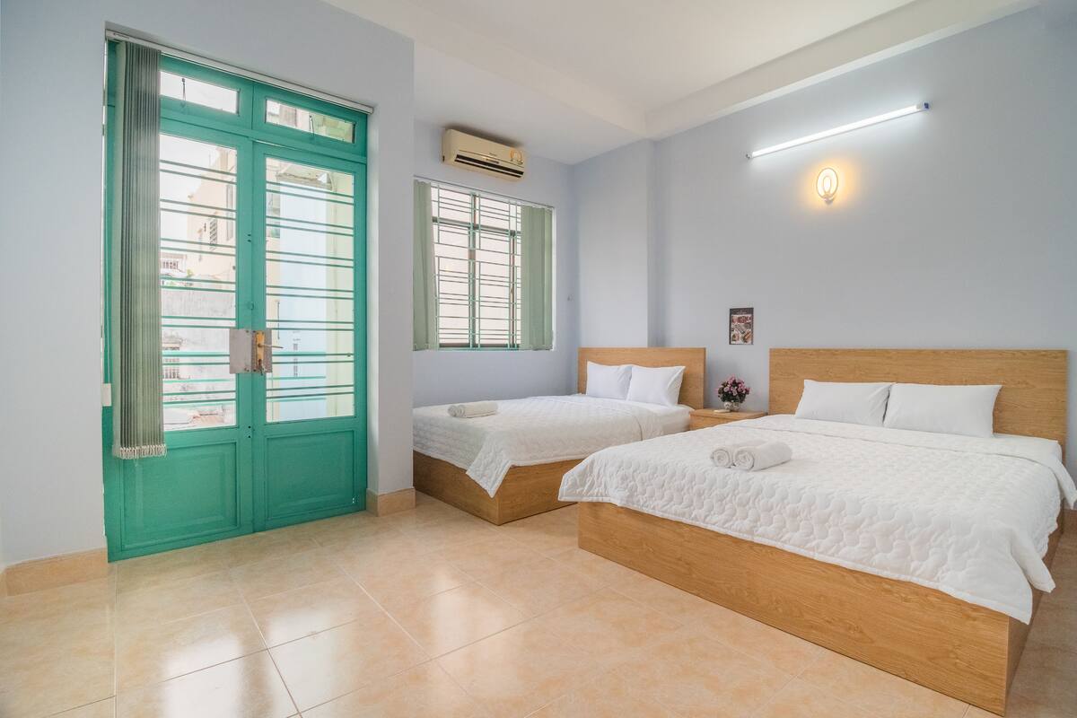 Cofres nos quartos, individualmente decorados, Wi-Fi de cortesia