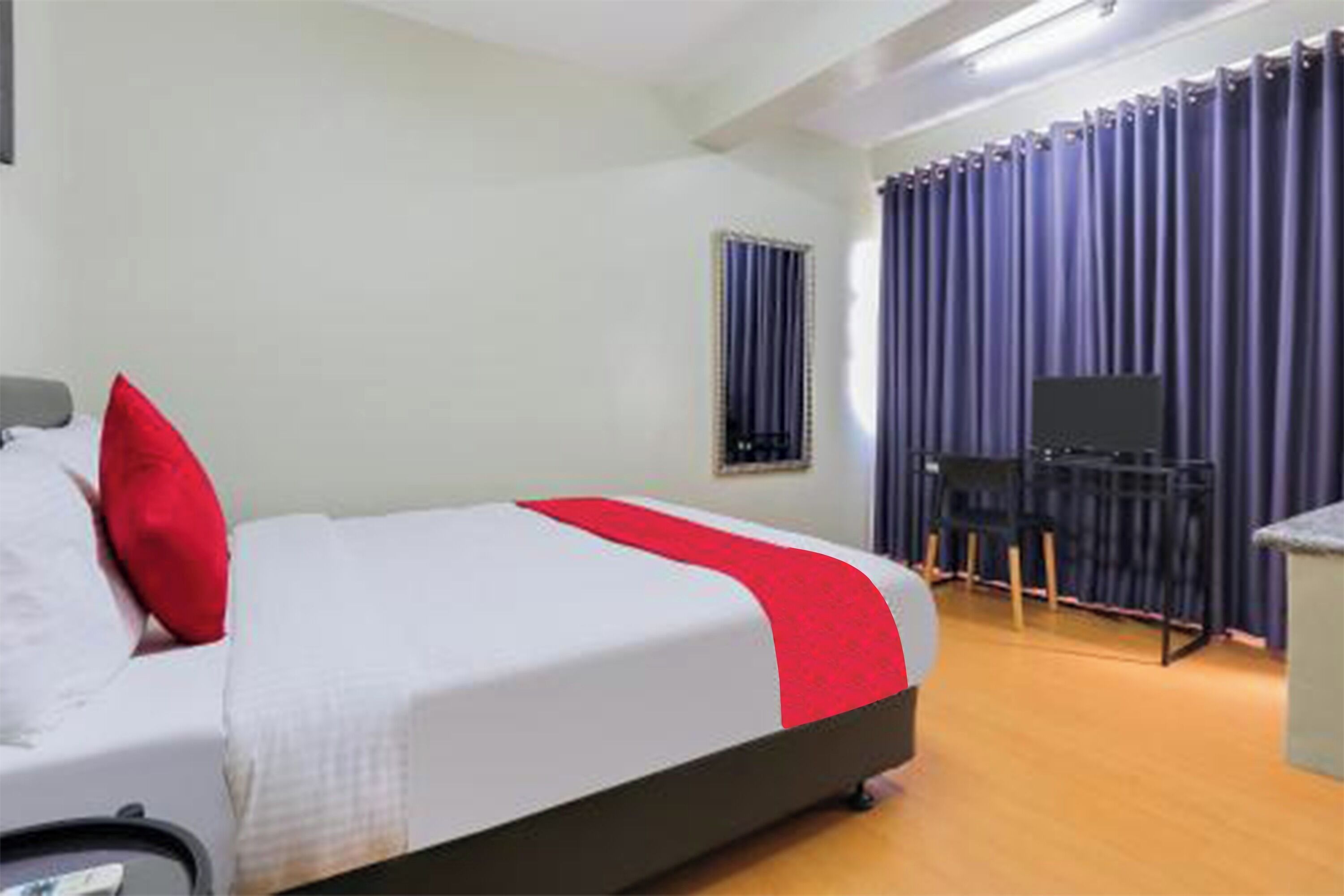 deluxe double room | 1 bedroom, desk, blackout curtains, iron/ironing board