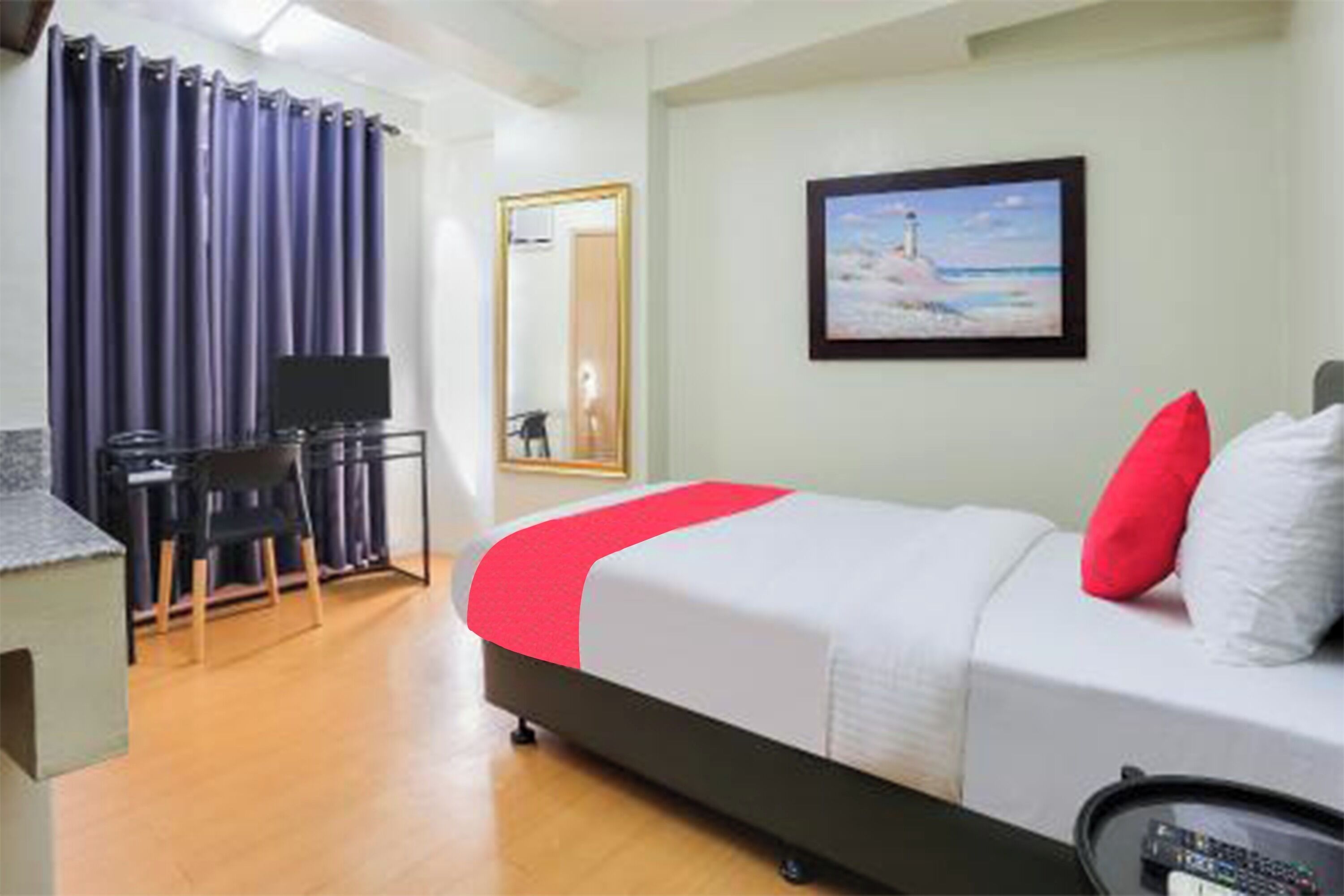 deluxe single room | 1 bedroom, desk, blackout curtains, iron/ironing board