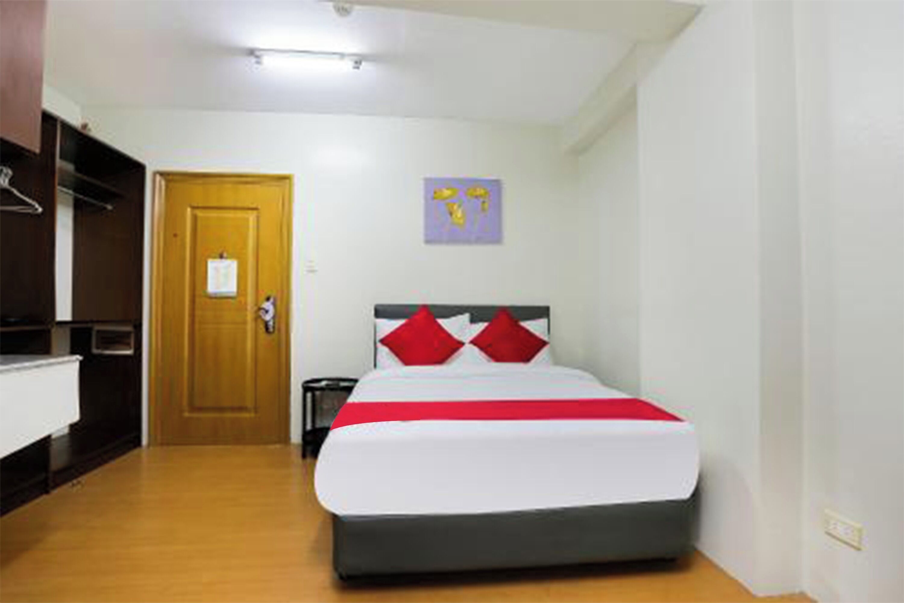 standard double room | 1 bedroom, desk, blackout curtains, iron/ironing board