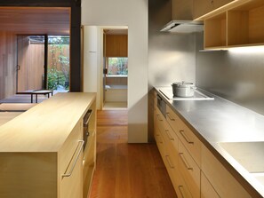 傳統別墅 (Private) | 私人廚房 | 電冰箱、微波爐、烤箱、爐台