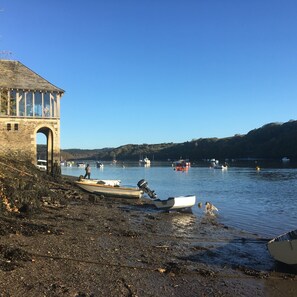 Beach - Beautiful 6 bedroom Victorian house with stunning views over the River Fowey (Golant)