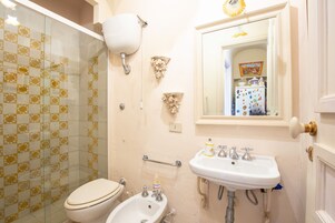   公寓, 2 间卧室 | 浴室 | 淋浴设施、吹风机、坐浴桶、肥皂