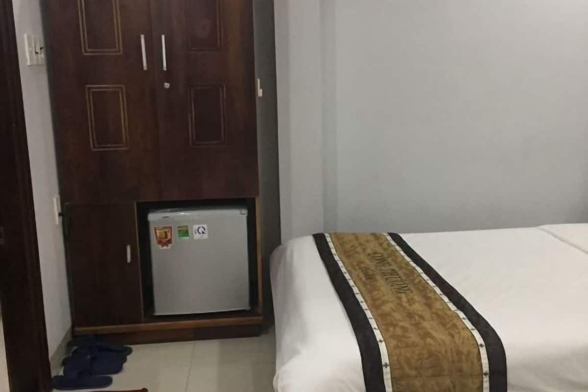 Minibar, Schreibtisch, Verdunkelungsvorhänge, schallisolierte Zimmer