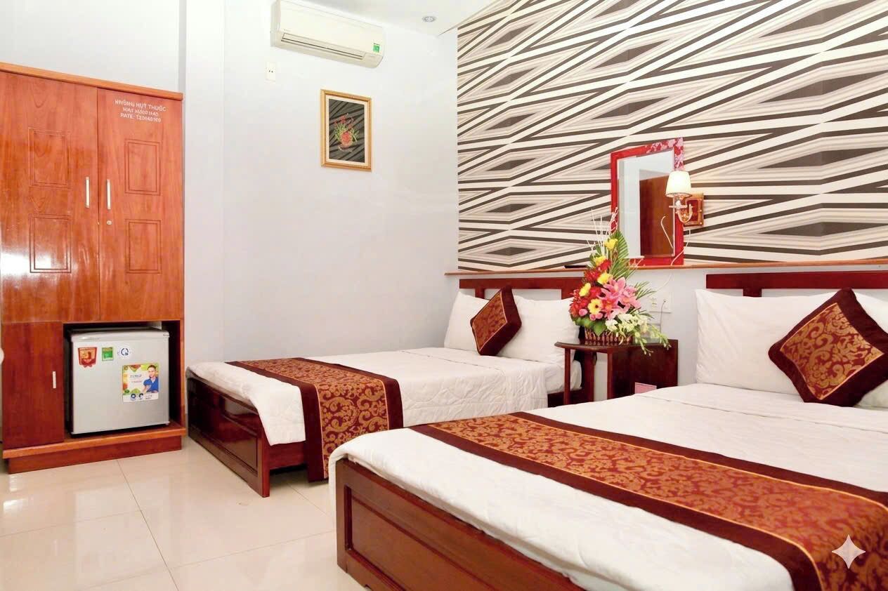 Superior Family Room | Minibar, desk, blackout drapes, soundproofing