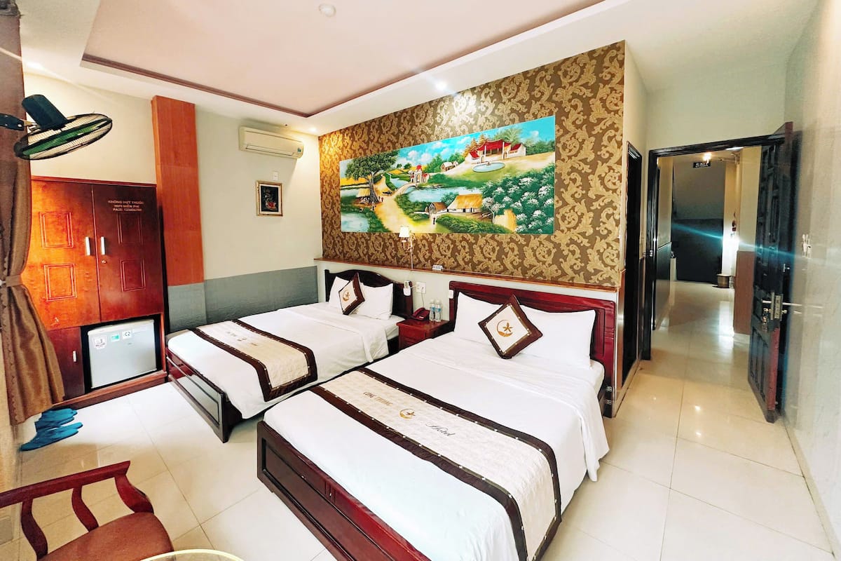 Luxury Family Room | Minibar, desk, blackout drapes, soundproofing