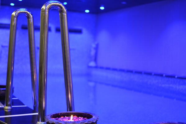 Deluxe Room | Living area | Flat-screen TV - Ashirwad Hotel and Spa (Mussoorie)