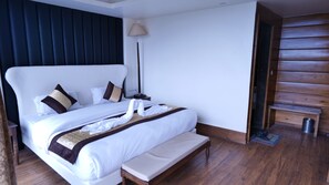 Executive Suite | Hypo-allergenic bedding, in-room safe, desk, free WiFi - Ashirwad Hotel and Spa (Mussoorie)
