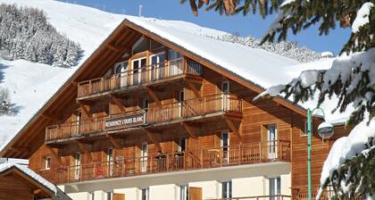 Apartamento abordable avec accès piscine | Gym + casiers à ski sur place