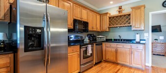 Mountain Condo with Spectacular View of Toxaway Falls