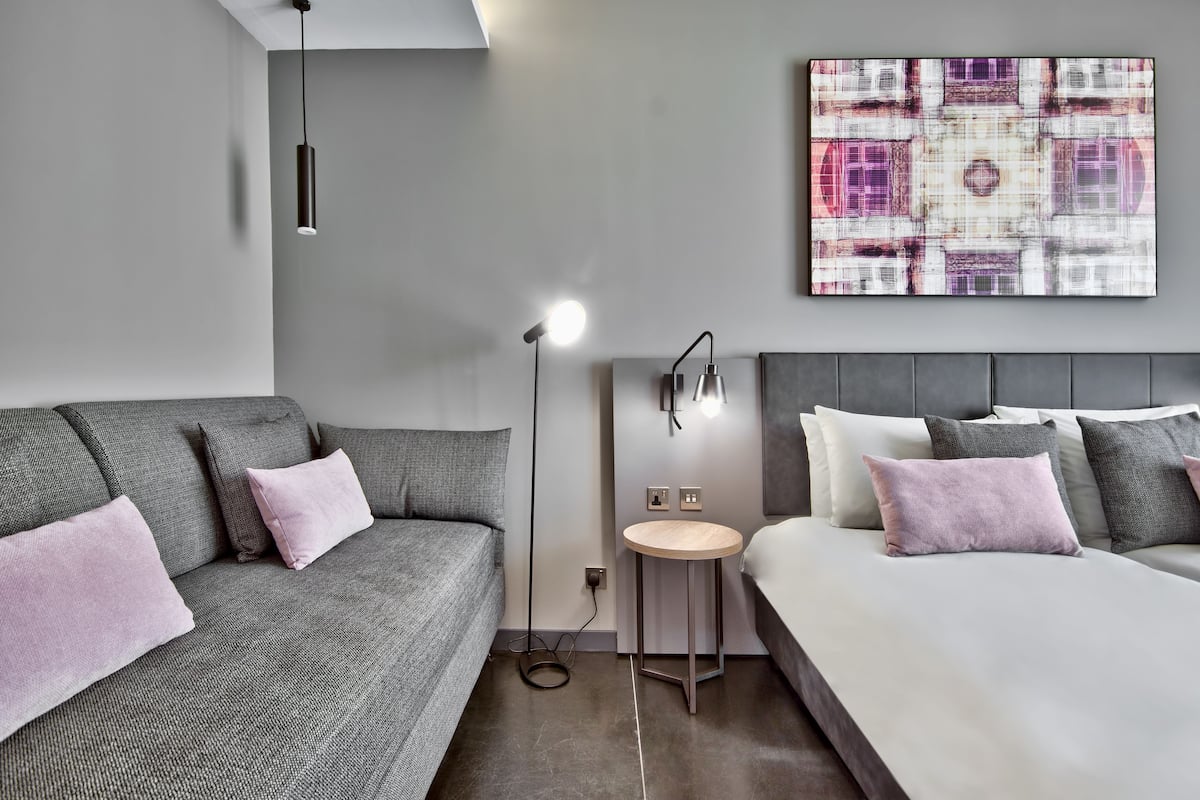 in-room safe, desk, laptop workspace, soundproofing