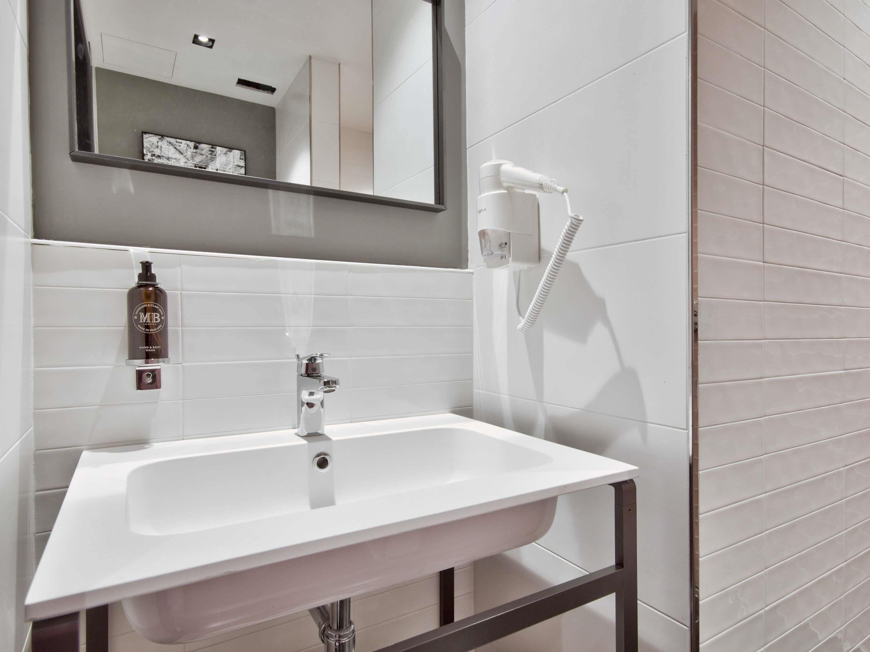 Foto - Number 11 St Julian's Malta - Handwritten Collection