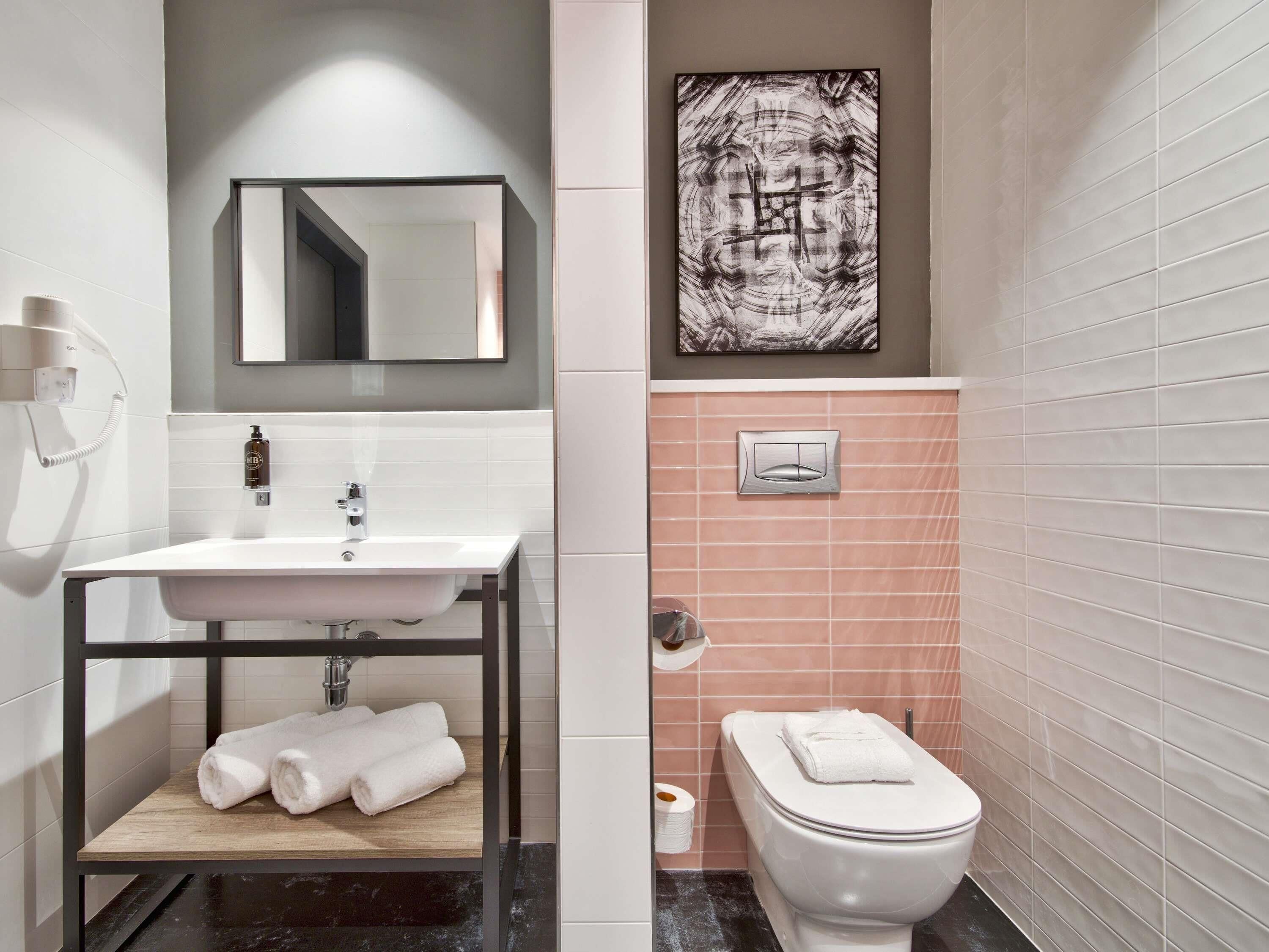 superior room, 1 double or 2 single beds | in-room safe, desk, laptop workspace, soundproofing